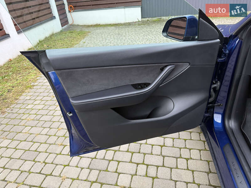 Внедорожник / Кроссовер Tesla Model Y 2020 в Львове