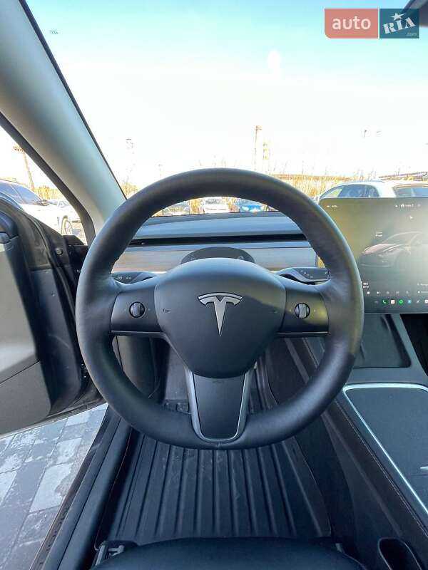 Позашляховик / Кросовер Tesla Model Y 2022 в Львові