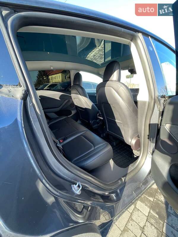 Позашляховик / Кросовер Tesla Model Y 2022 в Львові