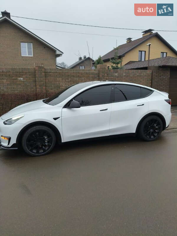Внедорожник / Кроссовер Tesla Model Y 2021 в Сумах