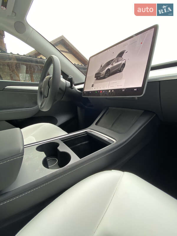Внедорожник / Кроссовер Tesla Model Y 2024 в Львове