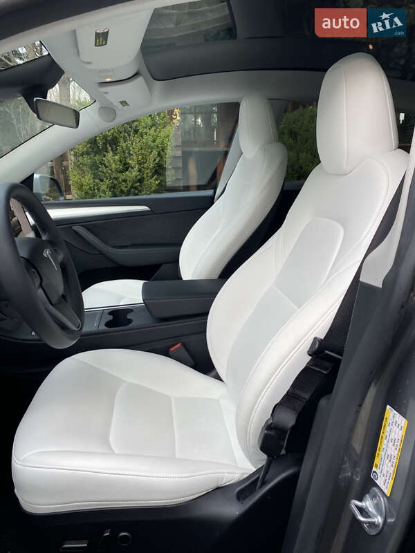 Внедорожник / Кроссовер Tesla Model Y 2024 в Львове