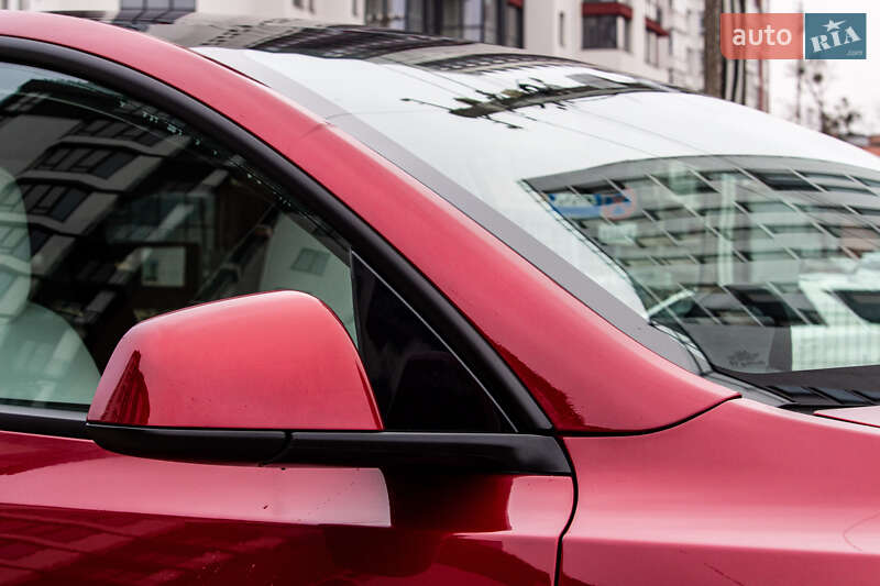 Внедорожник / Кроссовер Tesla Model Y 2024 в Львове