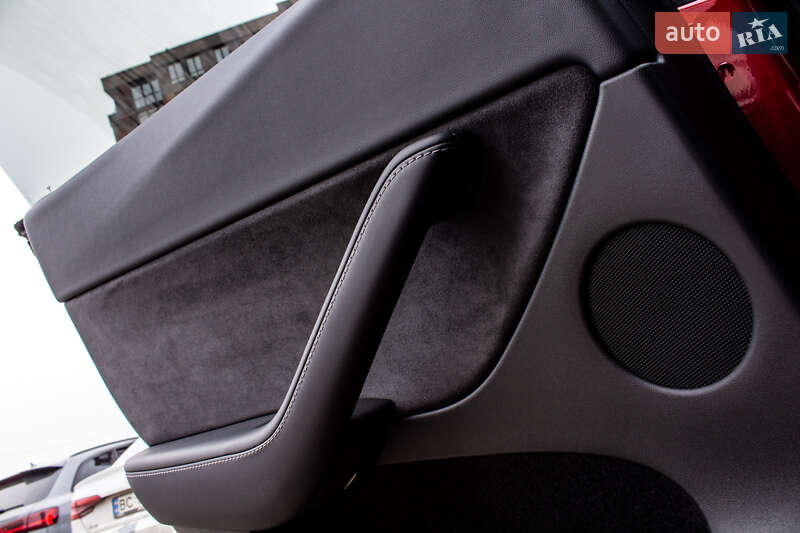 Внедорожник / Кроссовер Tesla Model Y 2024 в Львове