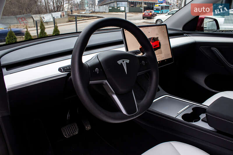 Внедорожник / Кроссовер Tesla Model Y 2024 в Львове
