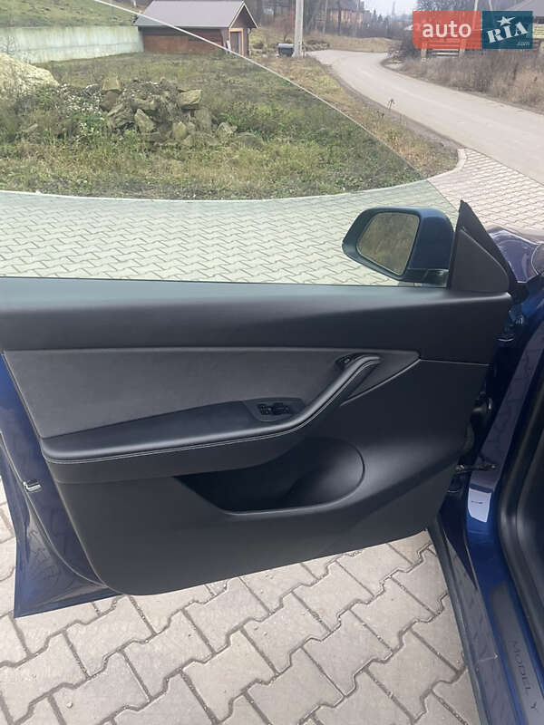 Внедорожник / Кроссовер Tesla Model Y 2021 в Тернополе