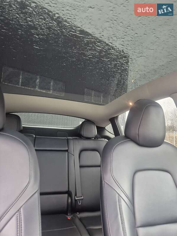 Внедорожник / Кроссовер Tesla Model Y 2021 в Луцке