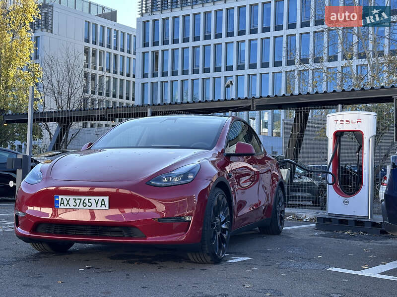 Внедорожник / Кроссовер Tesla Model Y 2023 в Киеве