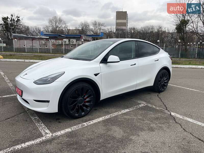 Tesla Model Y 2023