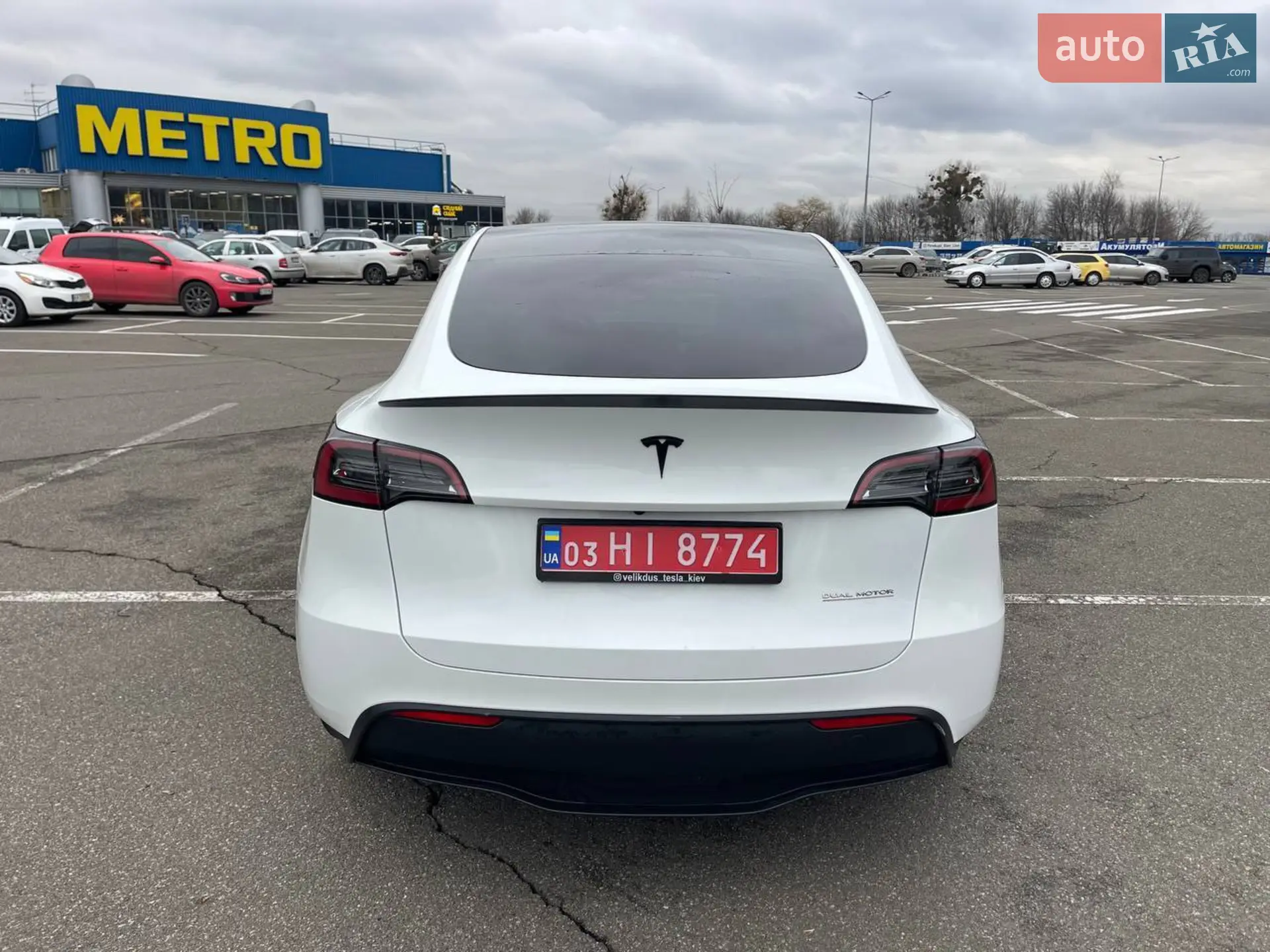 2023 Tesla Model Y - мініатюра 8