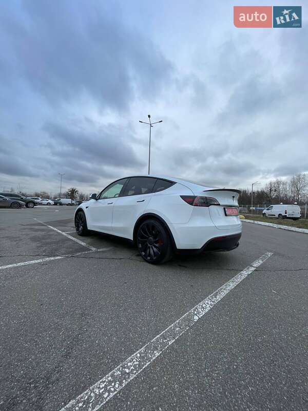 Внедорожник / Кроссовер Tesla Model Y 2023 в Киеве