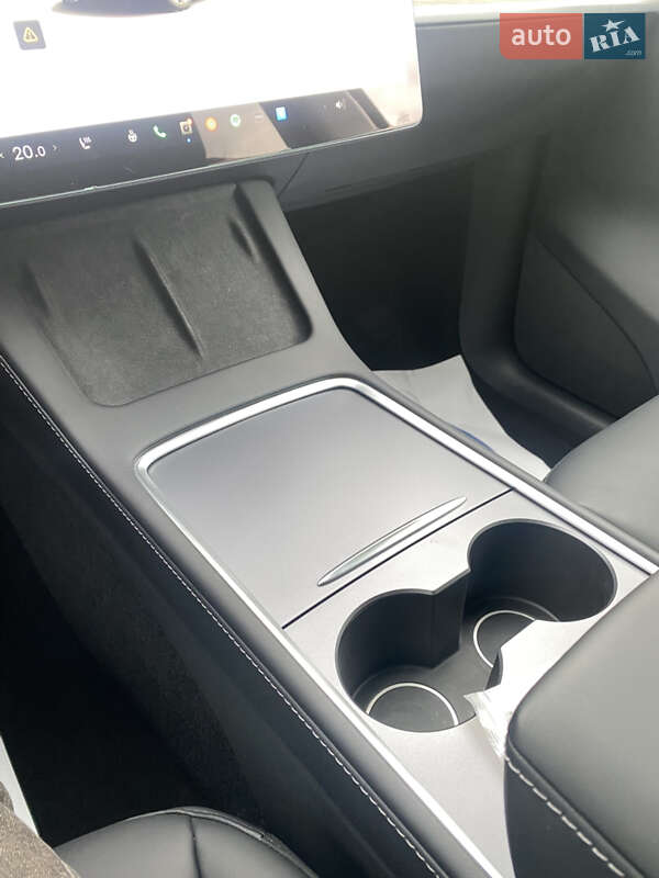 Позашляховик / Кросовер Tesla Model Y 2024 в Києві