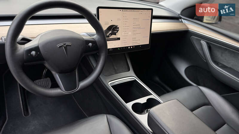 Позашляховик / Кросовер Tesla Model Y 2023 в Миколаєві