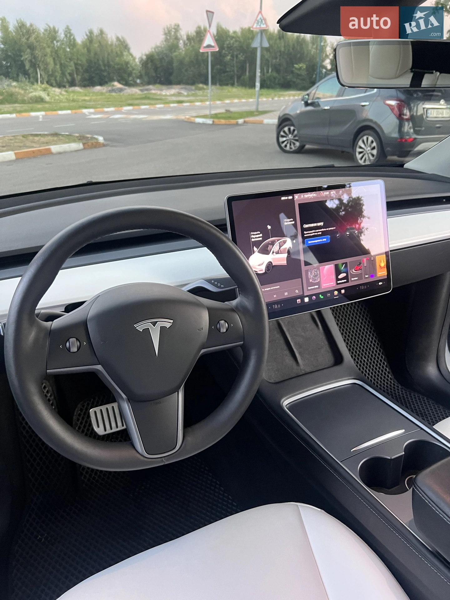2021 Tesla Model Y - мініатюра 3
