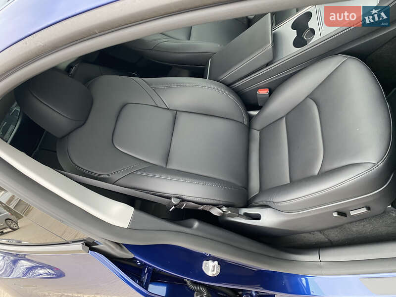 Внедорожник / Кроссовер Tesla Model Y 2024 в Киеве