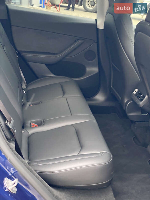 Внедорожник / Кроссовер Tesla Model Y 2024 в Киеве