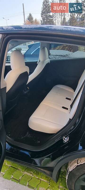 Внедорожник / Кроссовер Tesla Model Y 2023 в Львове