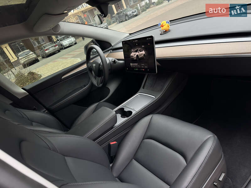 Позашляховик / Кросовер Tesla Model Y 2024 в Києві фото 12 Позашляховик / Кросовер Tesla Model Y 2024 в Києві