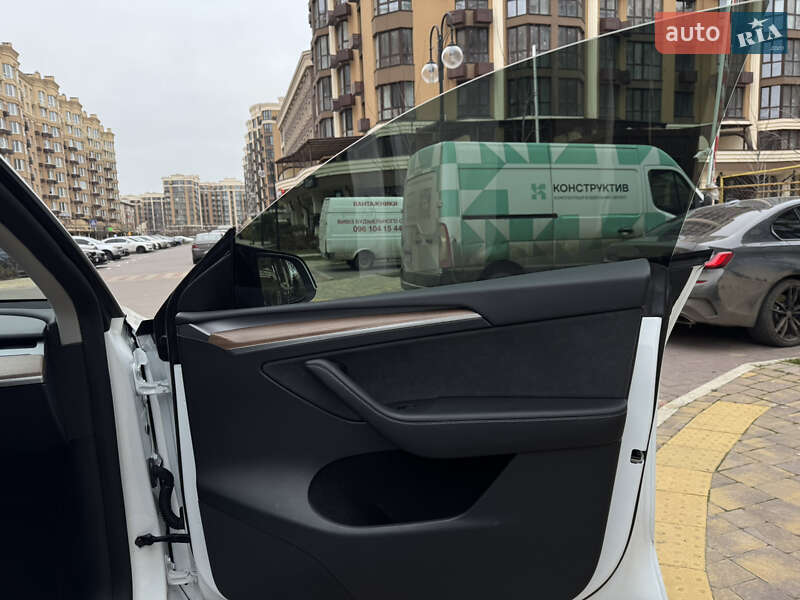 Позашляховик / Кросовер Tesla Model Y 2024 в Києві фото 41 Позашляховик / Кросовер Tesla Model Y 2024 в Києві
