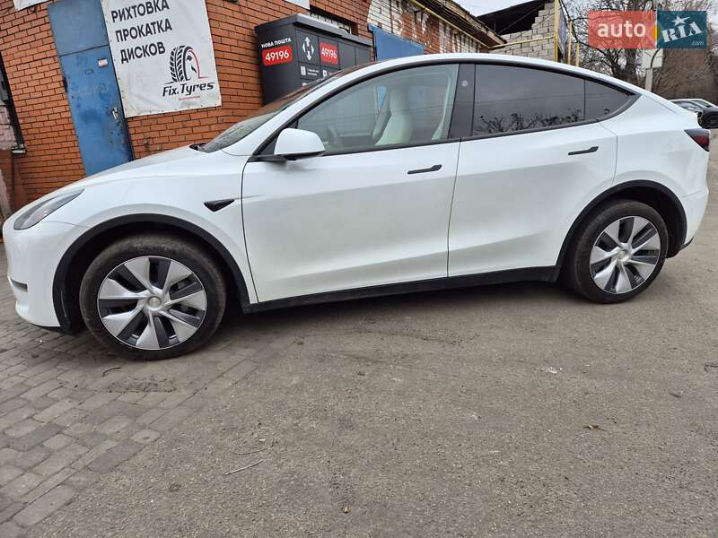 Внедорожник / Кроссовер Tesla Model Y 2023 в Днепре фото 6 Внедорожник / Кроссовер Tesla Model Y 2023 в Днепре