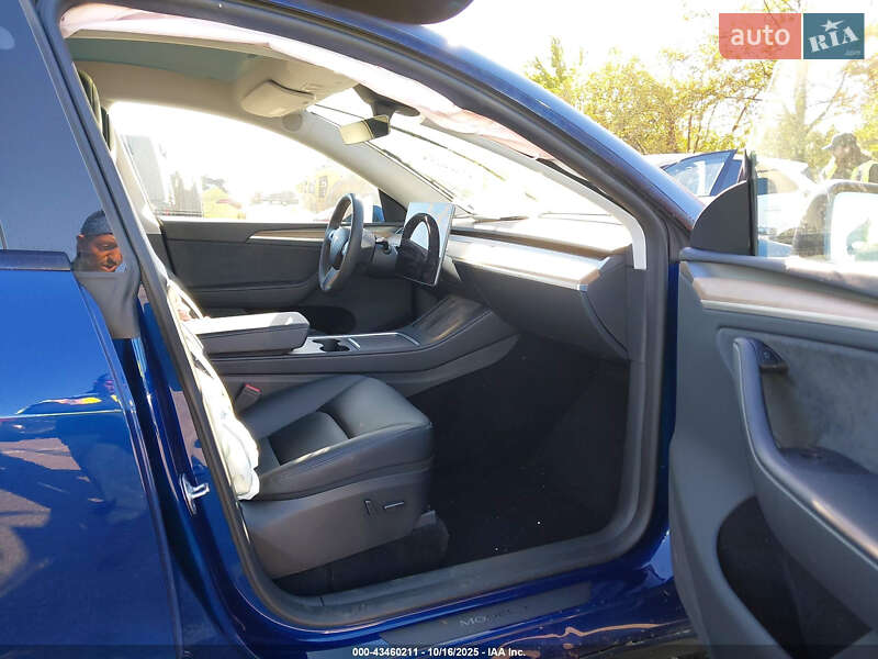 Внедорожник / Кроссовер Tesla Model Y 2024 в Львове