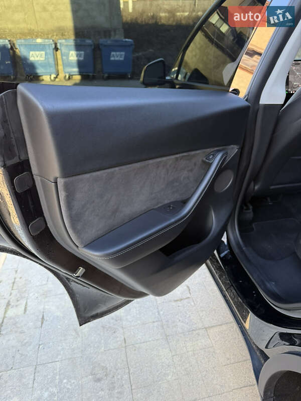 Внедорожник / Кроссовер Tesla Model Y 2021 в Ужгороде