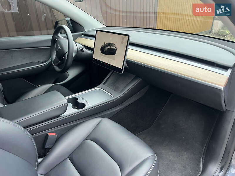 Внедорожник / Кроссовер Tesla Model Y 2022 в Киеве