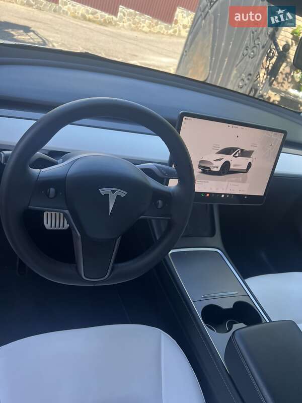 Внедорожник / Кроссовер Tesla Model Y 2023 в Черновцах