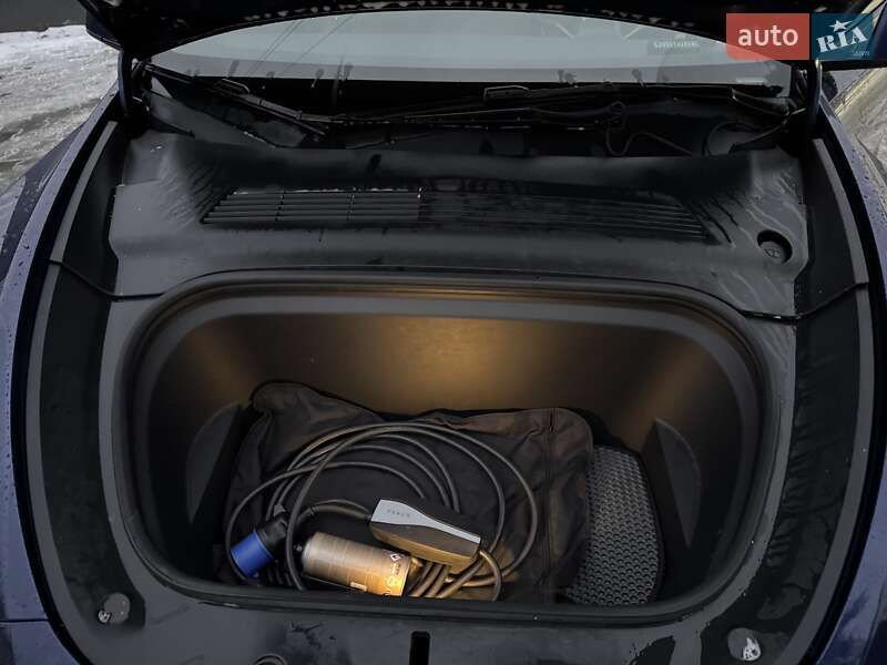 Внедорожник / Кроссовер Tesla Model Y 2021 в Киеве