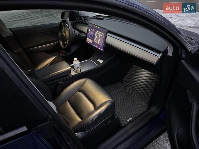 Внедорожник / Кроссовер Tesla Model Y 2021 в Киеве