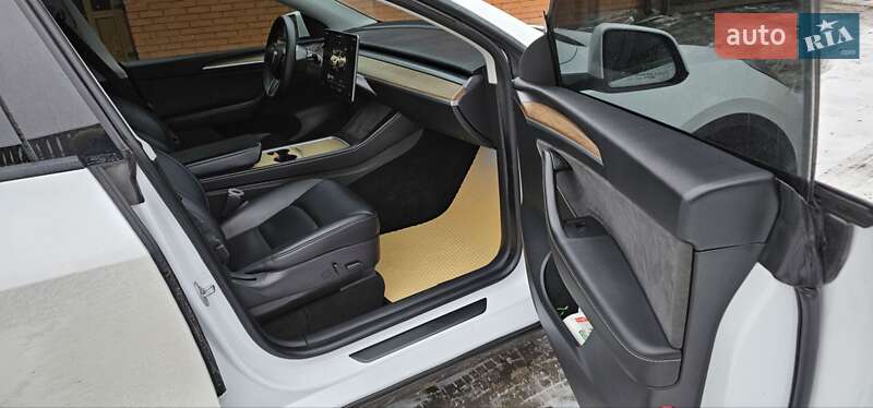 Позашляховик / Кросовер Tesla Model Y 2023 в Тернополі