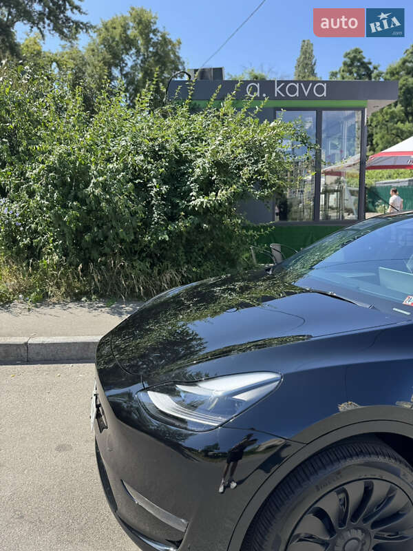 Внедорожник / Кроссовер Tesla Model Y 2023 в Киеве