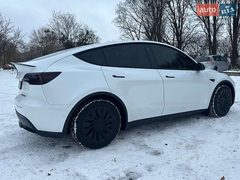 Внедорожник / Кроссовер Tesla Model Y 2022 в Киеве