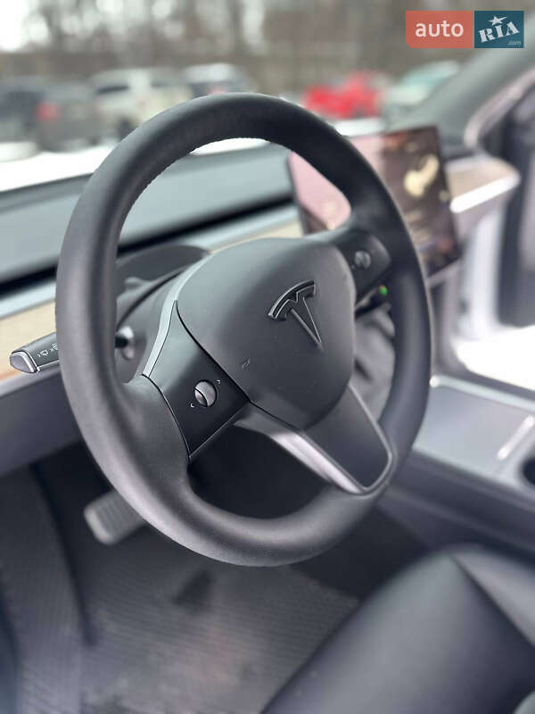 Внедорожник / Кроссовер Tesla Model Y 2022 в Киеве