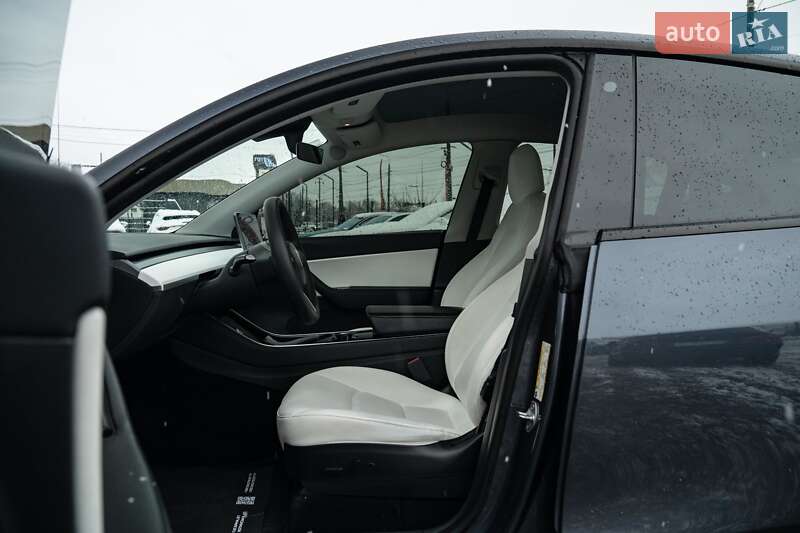 Позашляховик / Кросовер Tesla Model Y 2020 в Чернівцях фото 21 Позашляховик / Кросовер Tesla Model Y 2020 в Чернівцях