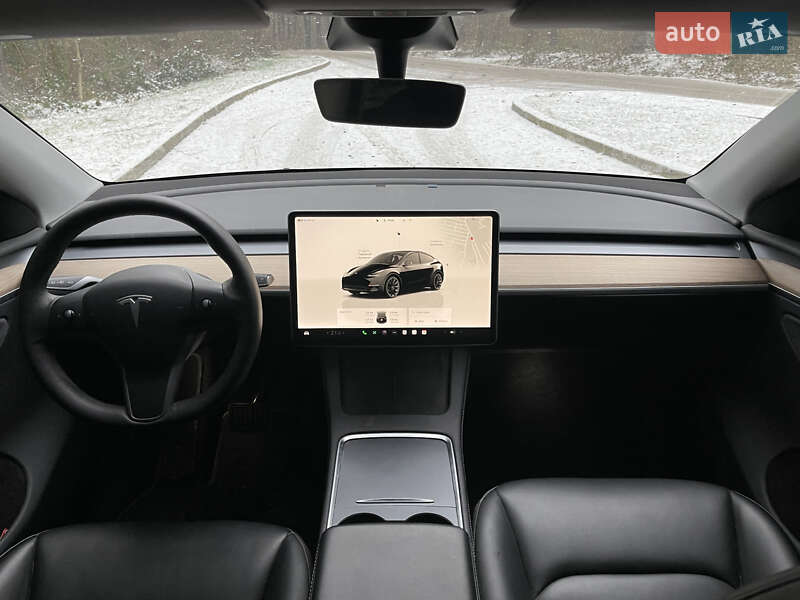 Внедорожник / Кроссовер Tesla Model Y 2023 в Новояворовске