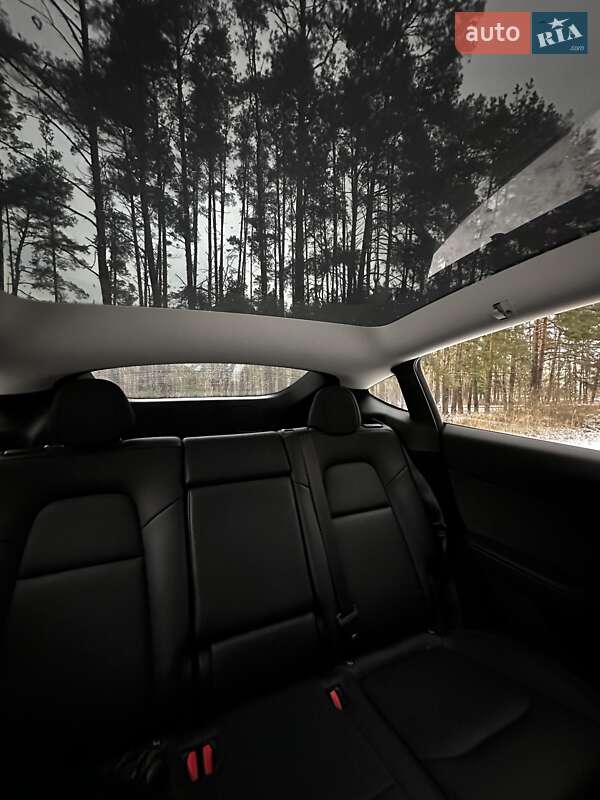 Внедорожник / Кроссовер Tesla Model Y 2023 в Киеве