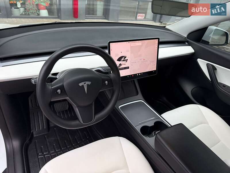 Внедорожник / Кроссовер Tesla Model Y 2021 в Тернополе