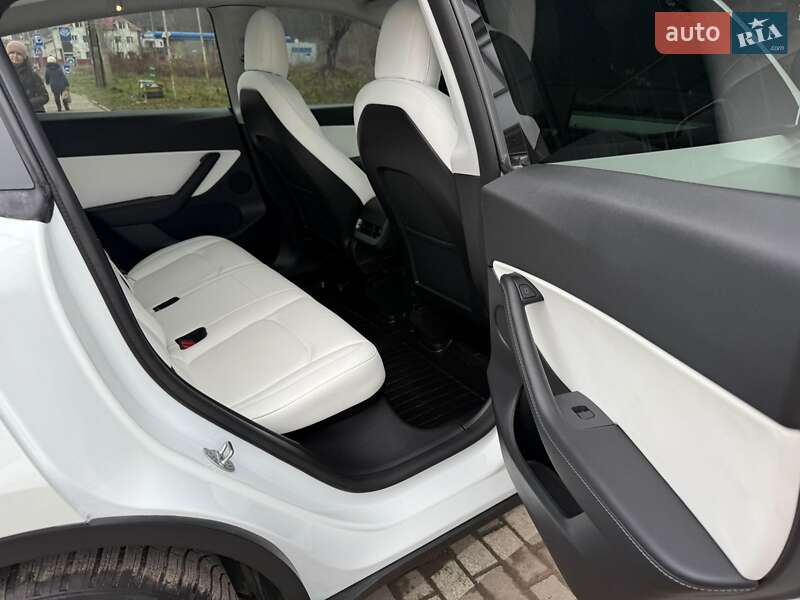 Внедорожник / Кроссовер Tesla Model Y 2021 в Тернополе