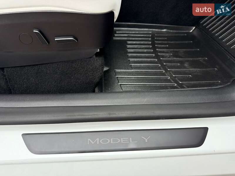 Внедорожник / Кроссовер Tesla Model Y 2021 в Тернополе