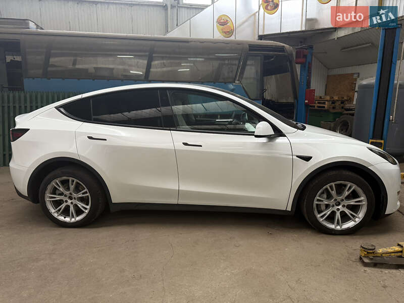 Внедорожник / Кроссовер Tesla Model Y 2023 в Первомайске
