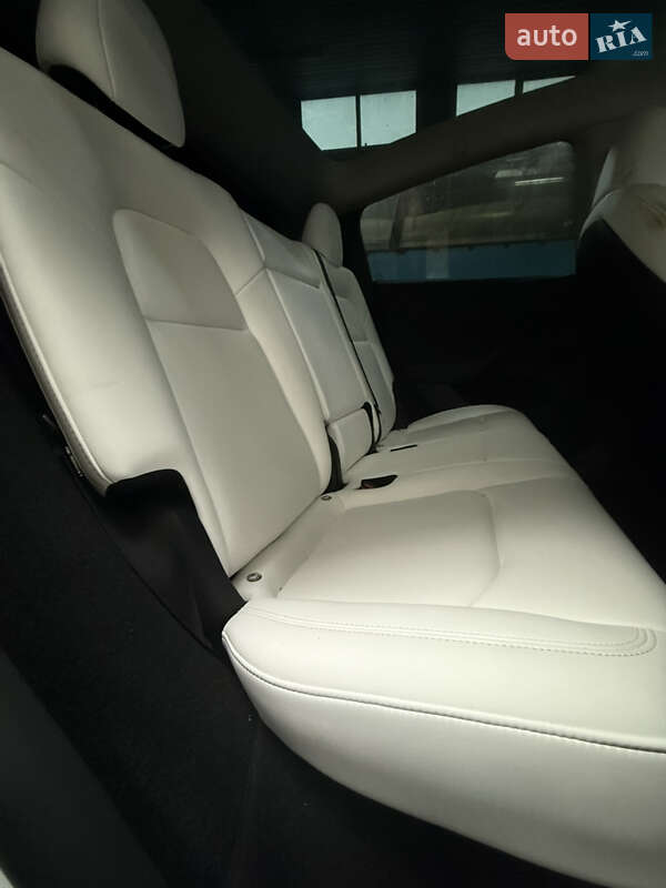 Внедорожник / Кроссовер Tesla Model Y 2023 в Первомайске