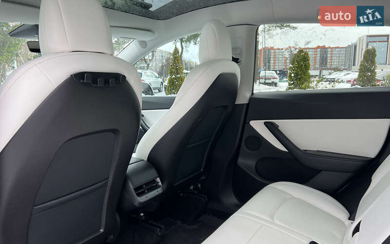 Внедорожник / Кроссовер Tesla Model Y 2021 в Львове