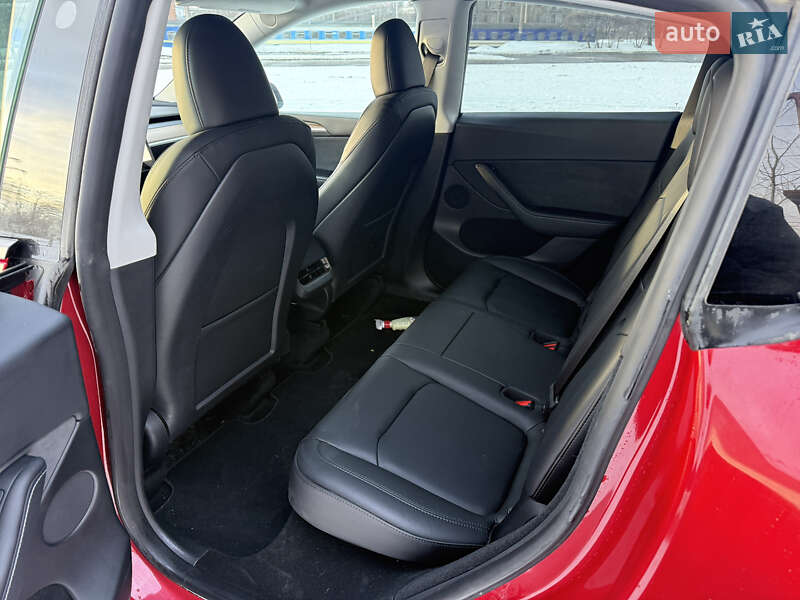 Внедорожник / Кроссовер Tesla Model Y 2023 в Львове