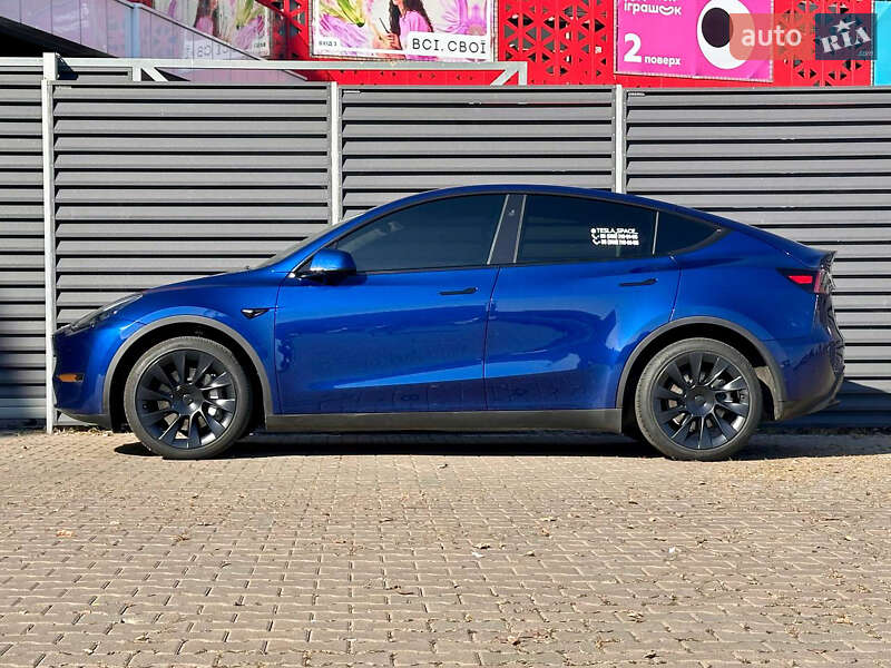 Внедорожник / Кроссовер Tesla Model Y 2023 в Киеве