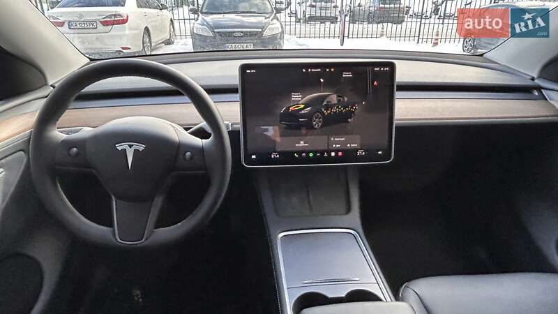 Внедорожник / Кроссовер Tesla Model Y 2024 в Киеве