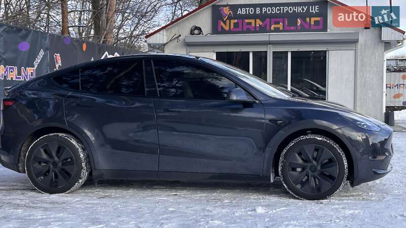 Внедорожник / Кроссовер Tesla Model Y 2024 в Киеве