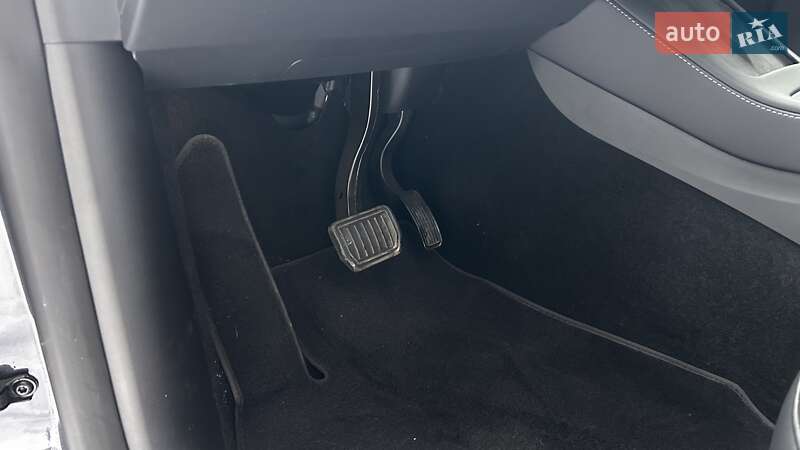 Внедорожник / Кроссовер Tesla Model Y 2024 в Киеве