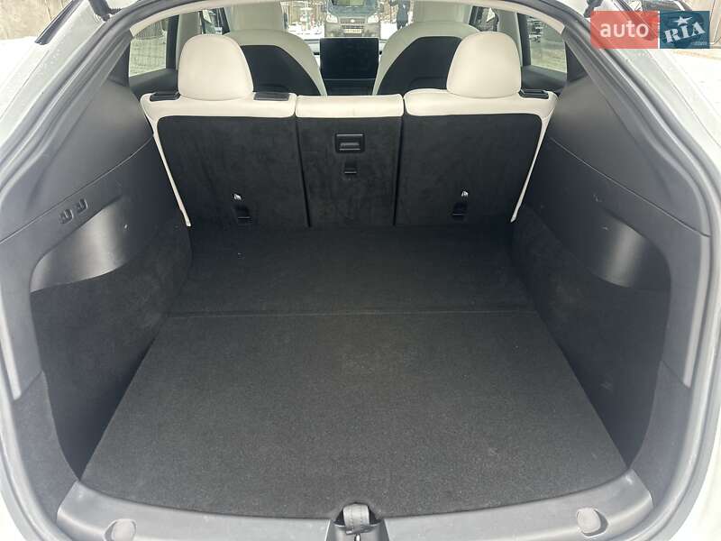 Внедорожник / Кроссовер Tesla Model Y 2022 в Киеве