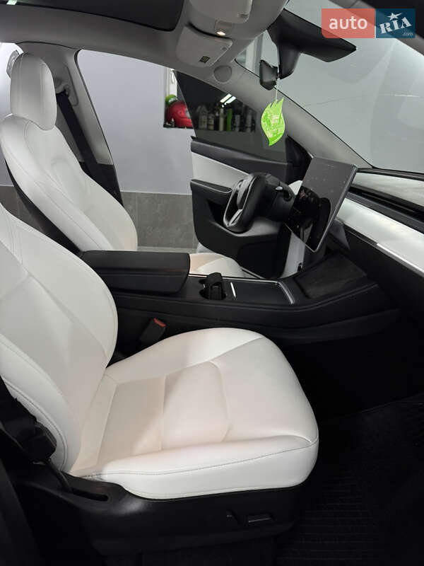 Внедорожник / Кроссовер Tesla Model Y 2021 в Тернополе